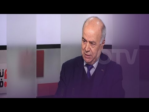 نقطة فاصلة تحت عنوان المعل م عبدالله مع الر ئيس الس ابق لمجلس القضاء الأعلى الد كتور غالب غانم