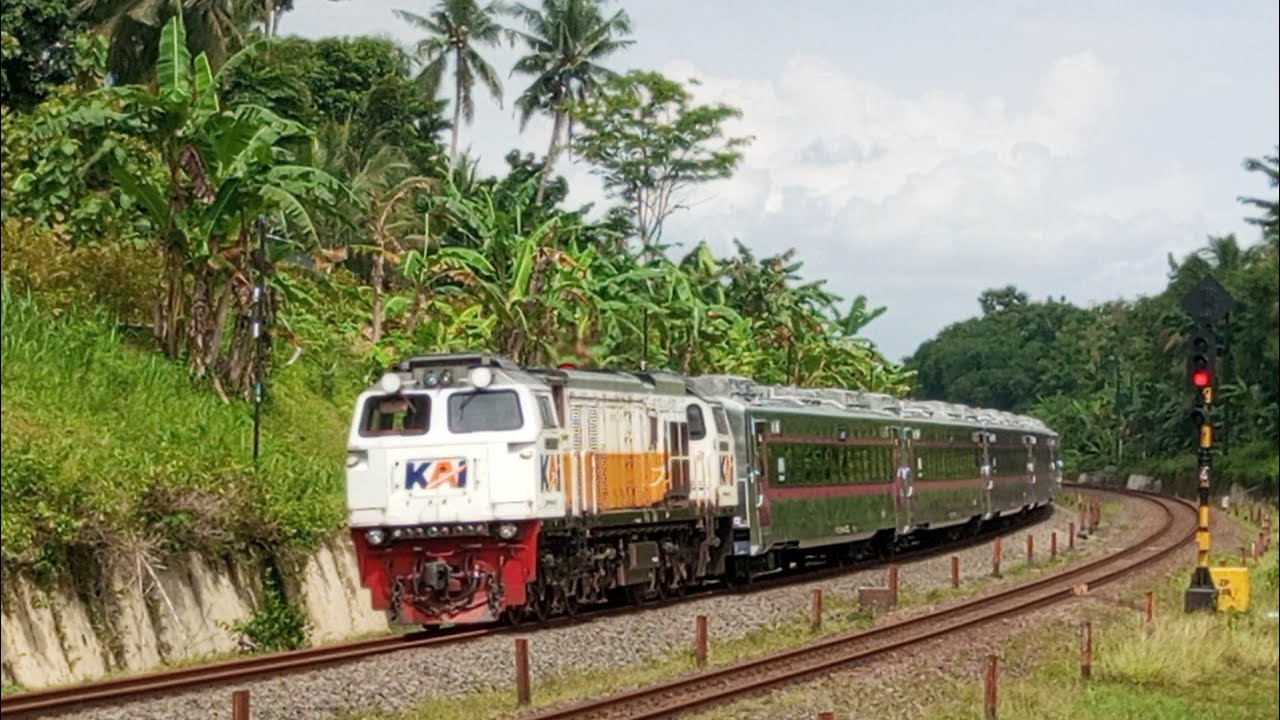 Kereta api RAJA rangkaian baru 2025 - YouTube