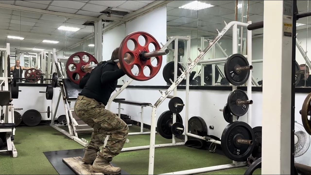 黃阿文73歲臥推70kg x 9下、壓腿70kg x 20下 縮圖