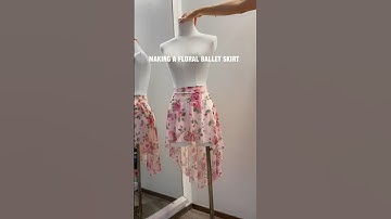 Make it floral! 🌸🌺 Our new high-low skirt pattern is available as a PDF at our website 💗