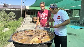 ИЗВЕСТНЫЙ Фуд-блогер в ШОКЕ от Узбекской Уличной еды. @thefoodranger ПОСЕТИЛ в Ташкенте. Бешпармак.