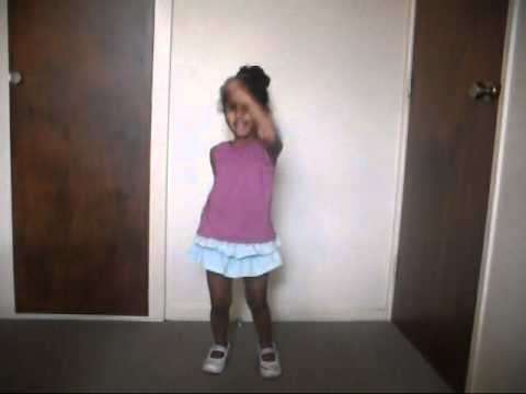 3 year old dancing - YouTube