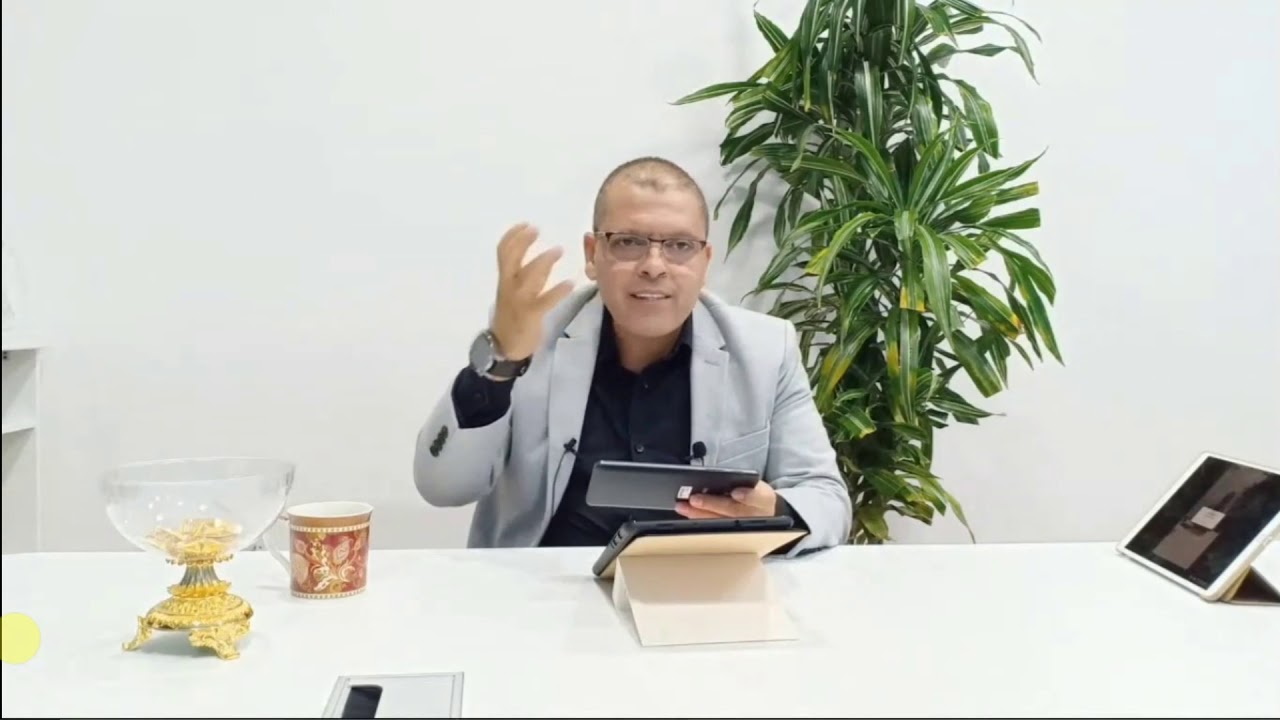 فتاة عزباء حلمت بانها محتارة بين شراء اناء زجاجي واناء بلاستيك Youtube 