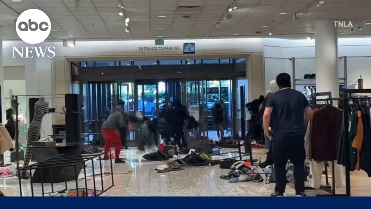 ‘Flash mob’ of thieves ransack California Nordstrom | WNT