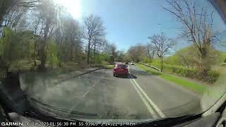 Police crossing double solid line to overtake bicycle 👀