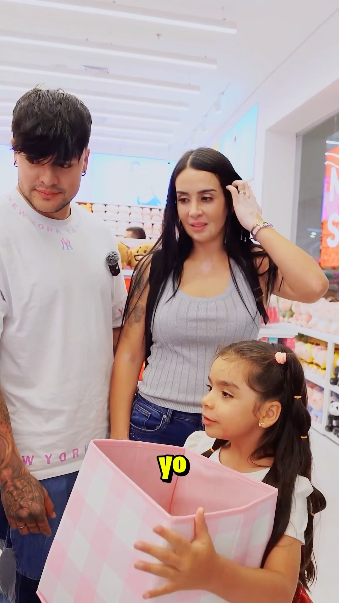 Le compro a mi hija SALOMÉ todo lo que pueda CARGAR en una Juguetería?