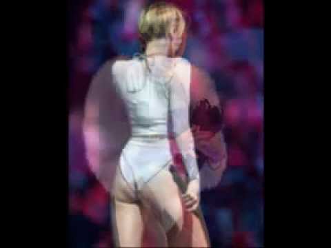 Miley Cyrus Camel-Toe at mtv-emas 2013