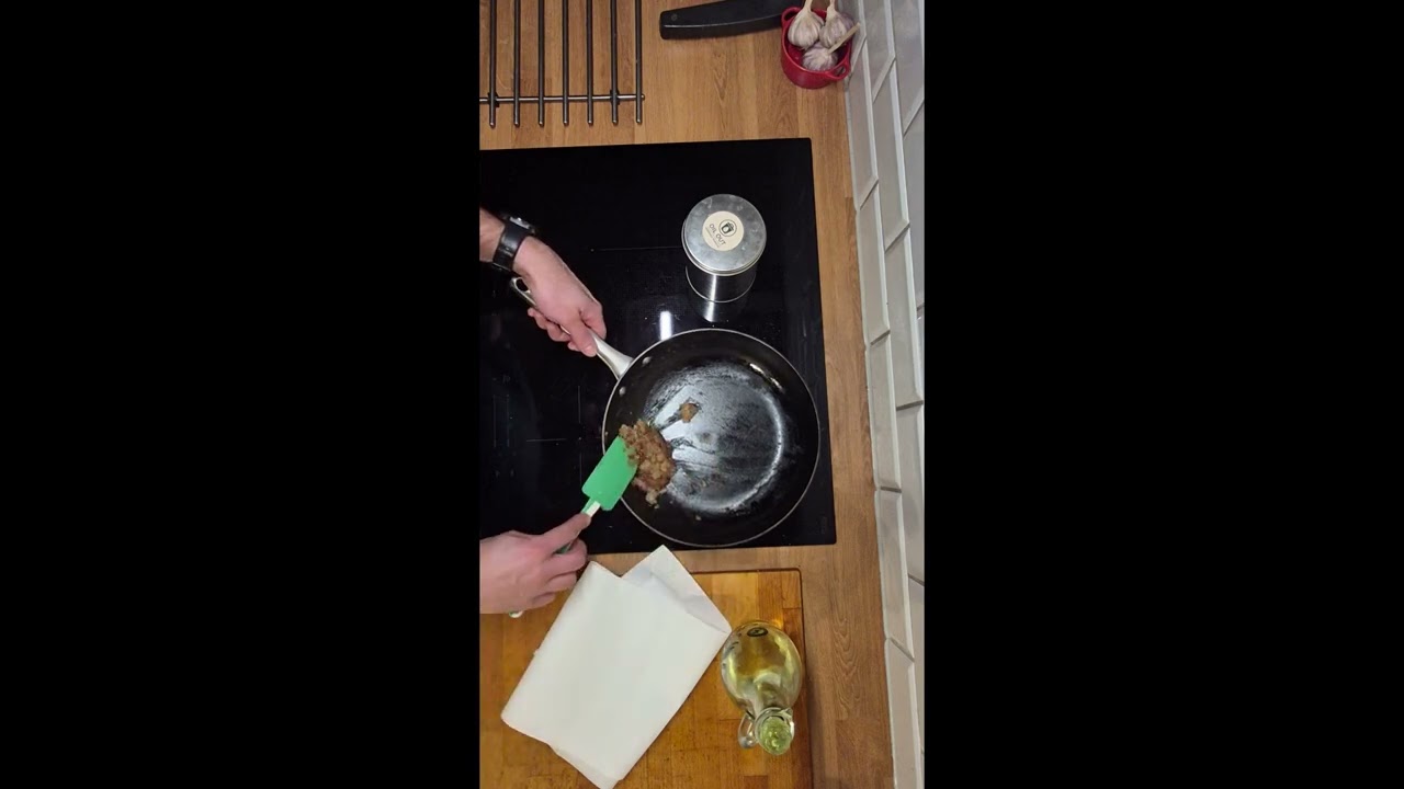 Co zrobić z olejem po smażeniu? | Oil Out Solid – zestalacz oleju do bezpiecznej utylizacji