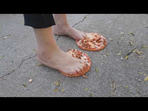 Barefeet & Pizza