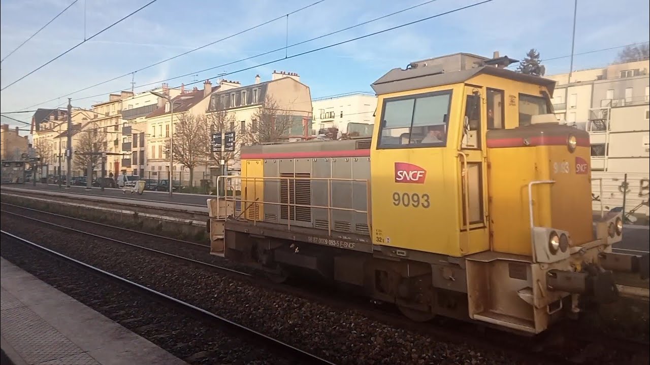Y 9093 de Chez Infra en HLP + Sifflets voilà merci beaucoup monsieur c ...