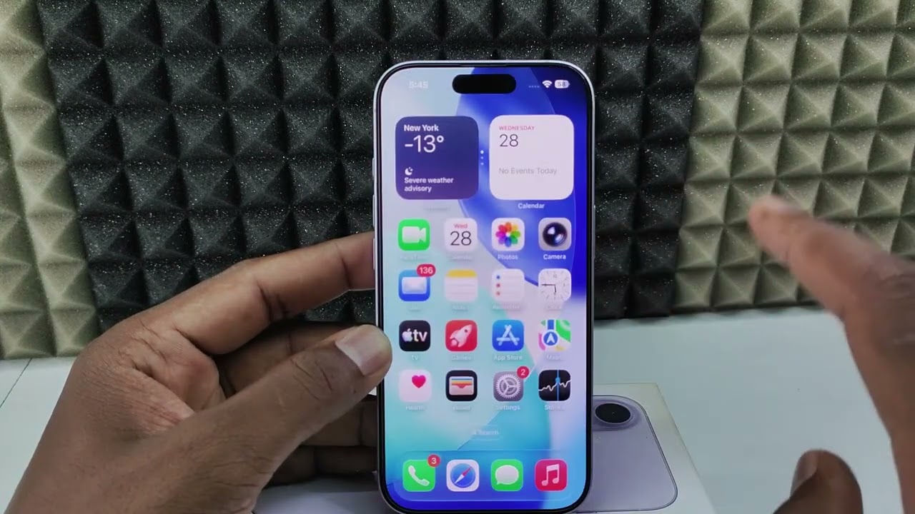 how to enable dark mode only for apple maps iphone 17?