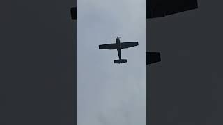 Cessna 182 Flying Overhead #cessna #c182 #c172 #planespotting #plane #plen #airplane #avgeek #planes