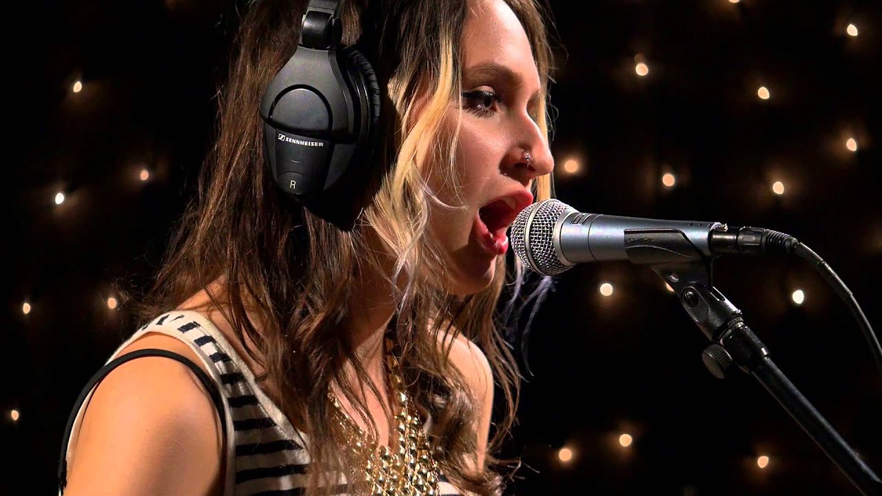 Guarda Speedy Ortiz - Ginger (Live on KEXP) su YouTube Guarda Speedy Ortiz - Ginger (Live on KEXP) su YouTube