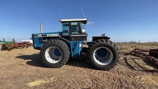 Lot #6915 - Ford Versatile 876 Tractor