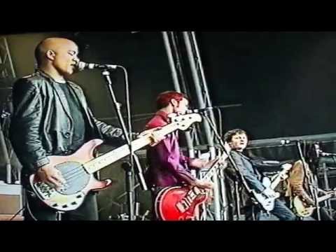 Honeycrack - The Genius is Loose - Live at T in the Park 1996