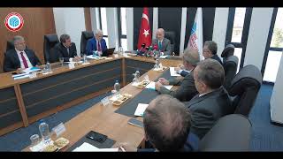 Prof. Dr. Erol Özvar Aüb Büyük Bi̇r Topluluğu Temsi̇l Edi̇yor