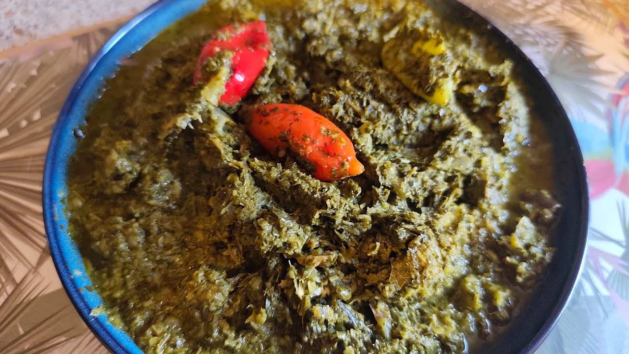 Pondu ou feuilles de manioc aux oignons  et aux aubergines de maman Lucette 