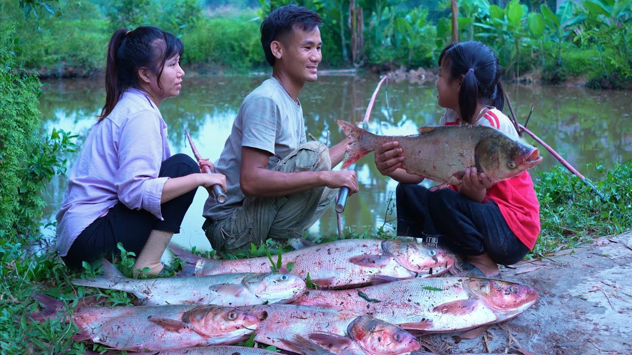 Wonderful: Continuously Catch Big Fish ~ A Lucky Fishing Day Of Foster Parents And Daughter