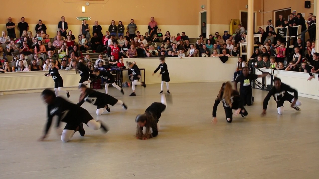 Performance from Mini Hypes ¦ Achieve More! Scotland