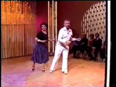 Finnish guy teaches how to disco...but with a SURPRISE ending song!