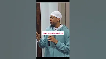 Kila Inachokigusa Quran Kinageuka Kuwa Dhahabu 