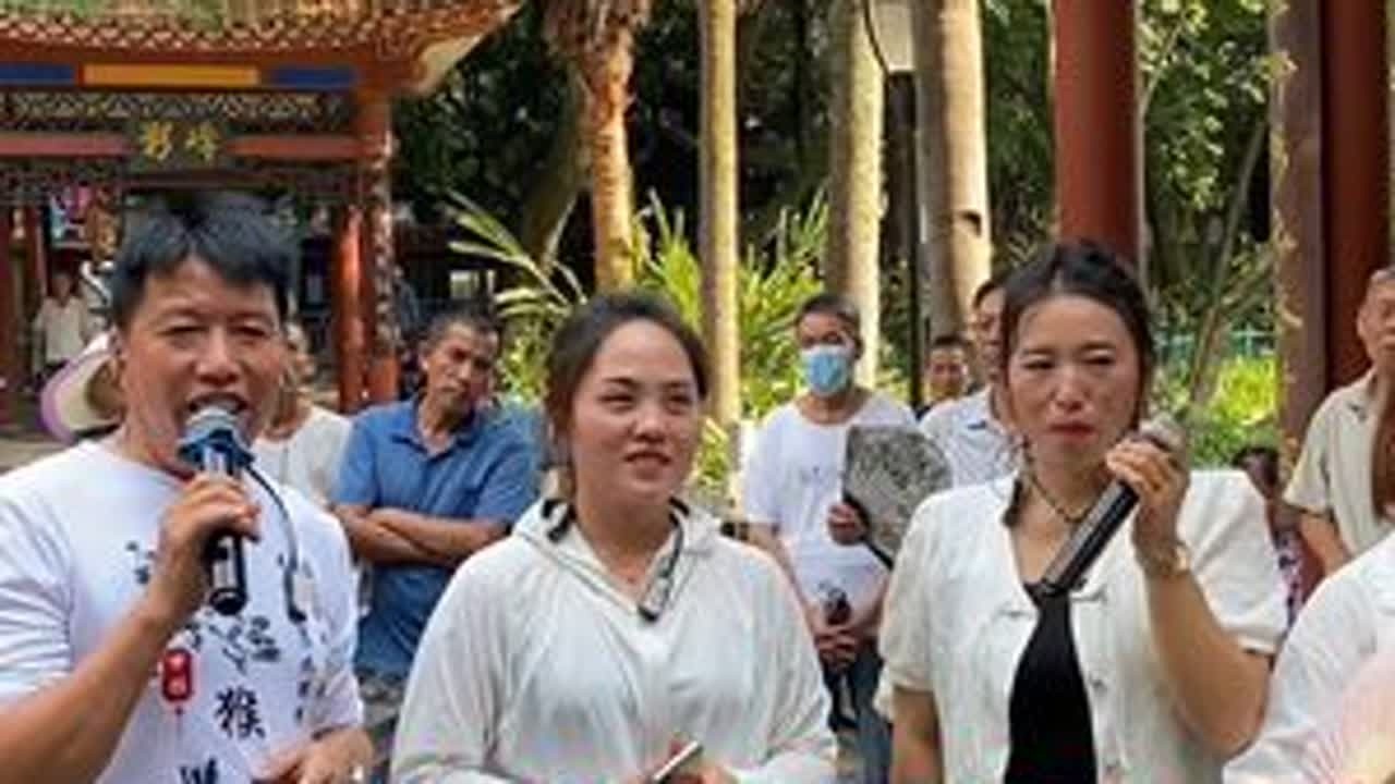 鱼峰山现场对歌，欢迎大家来光临