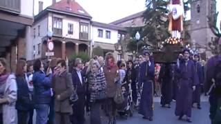 El Jueves Santo y la Procesión del Calvario en Villaviciosa  seguidas por un numerosísimo público 14