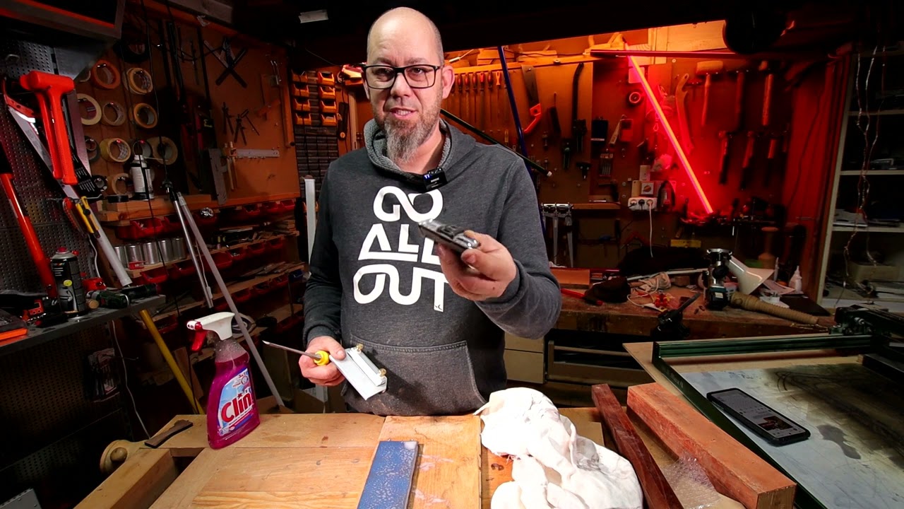 Vésők élezése kézzel