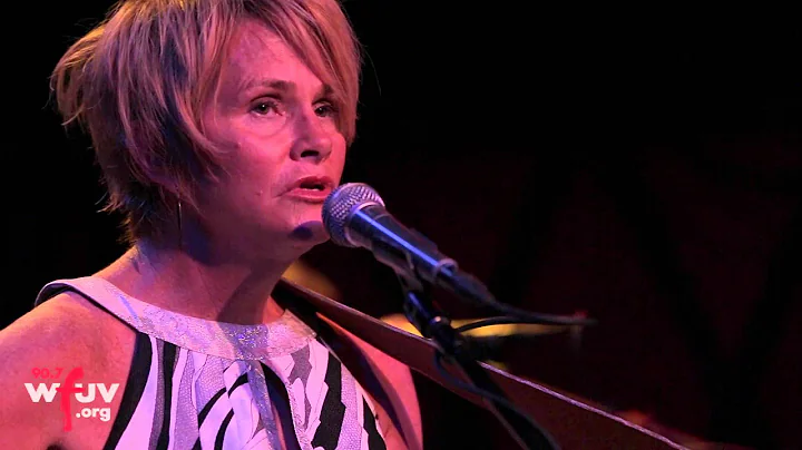 Shawn Colvin - "Tougher Than The Rest" (Live at Ro...