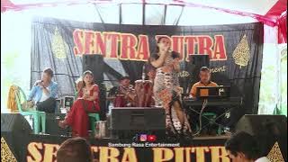 KARMILA - TIA MONICA (LIVE KEMPLUNG PARIGI)