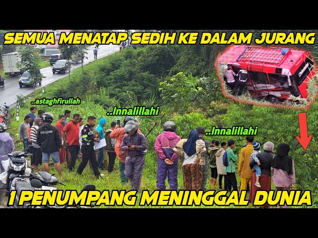 Semua Orang Menatap Sedih‼️ Bus Terguling Masuk Jurang, Satu Orang Penumpang Jadi Korban class=