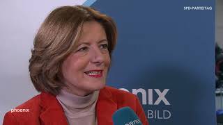 Im interview mit phoenix-moderatorin julia grimm zieht malu dreyer
(ministerpräsidentin rheinland-pfalz) ein fazit des spd-parteitages
am 06.12.19 und sprich...
