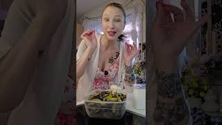 Сегодня будет что то очень вкусное. Настроение хорошее- значит всё получится.