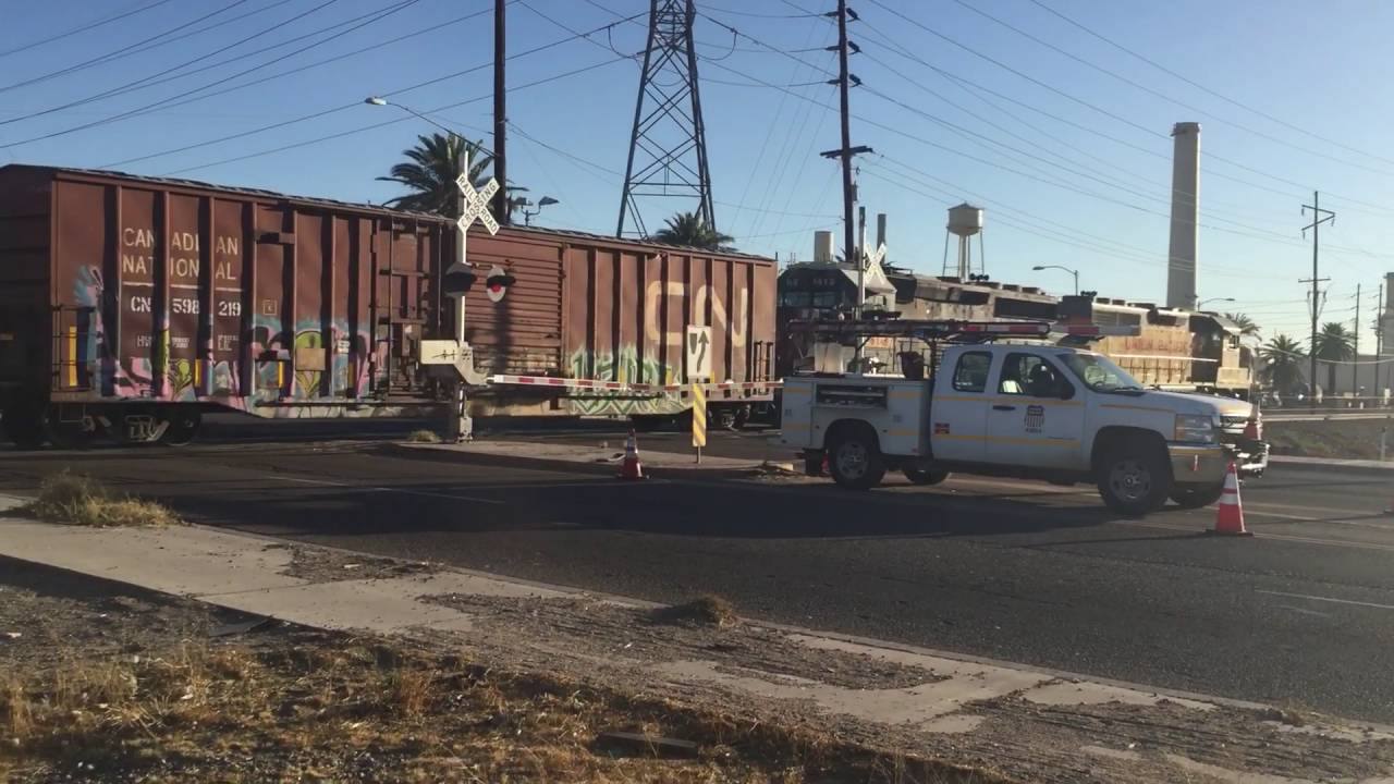 Union Pacific Switching across 43rd AVE with ex Southern Pacific 1413