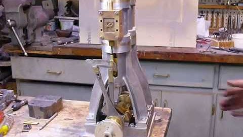 Twin cylinder steam engine