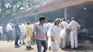 Download Lagu Salman Khan Rupali Ganguly of Farah Khan to bid final farewell to best friend Satish Shah #bts MP3 Download Lagu Salman Khan Rupali Ganguly of Farah Khan to bid final farewell to best friend Satish Shah #bts MP3