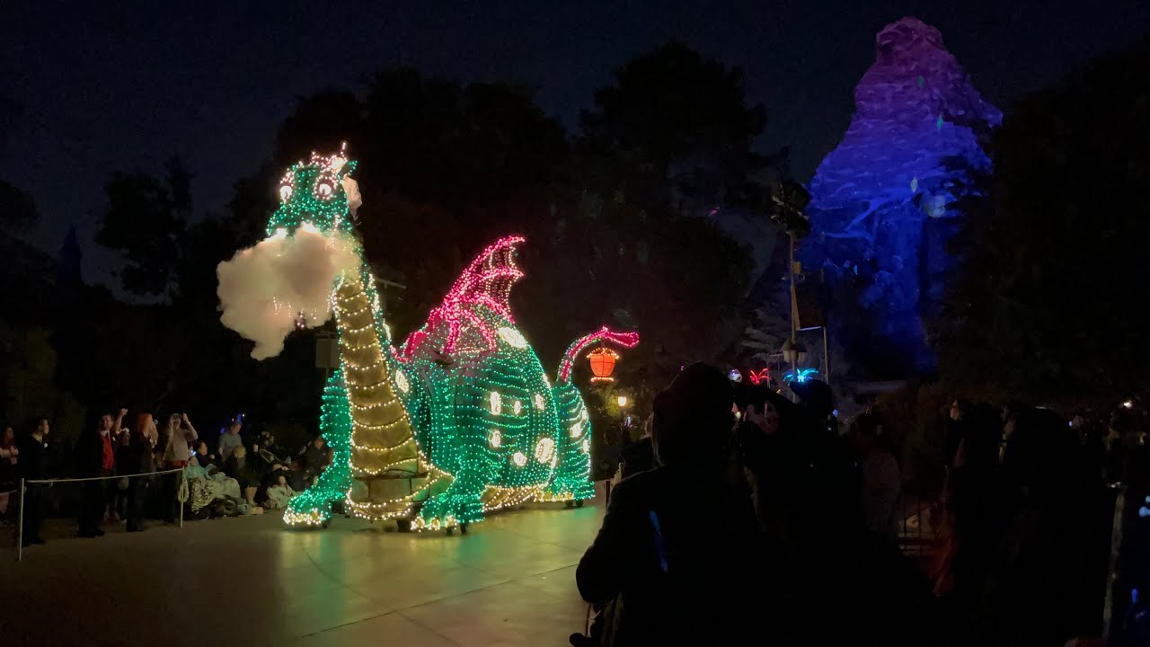 Disneyland Main Street Electrical Parade 2022 | Disneyland | New Float
