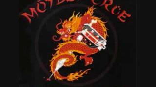 She Needs Rock N&#39; Roll-Motley Crue WITH LYRICS