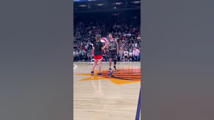 Liv Harness vs Harlem Globetrotters 😨 #shorts - DayDayNews