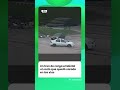 PÁNICO en las VÍAS: Un tren de carga embistió a un auto que quedó varado