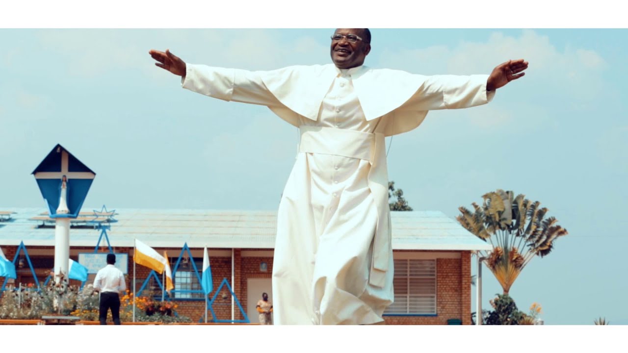 TURI ABAWE MUBYEYI par P. Faustin NYOMBAYIRE (& The Bright 5 Singers)