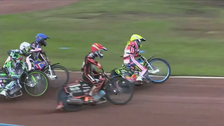 Masters chases down Rowe | Monarchs v Redcar Bears...