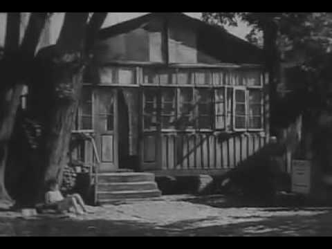 ამ დროს ავანტურისტ ქალმა მადამ დე პამპადურმა  გააბრიყვა მეფე-მზე, ლუდოვიკ მეთოთხმეტე.