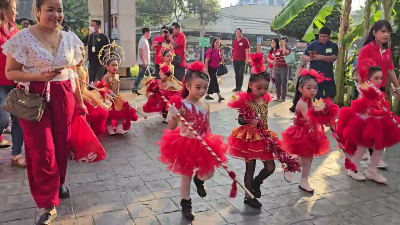 ครั้งแรกของน้องอัยยาเดินพาเหรดเป็นดัมเมเยอร์ อนุบาล 2