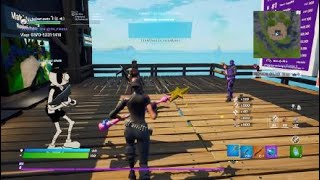 Nos Encontramos A Una Renegade Rider Y Un Skull Trooper Morado En Zonewars