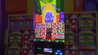 Check out these Huff N Puff bonuses! #slots #gambling #casino