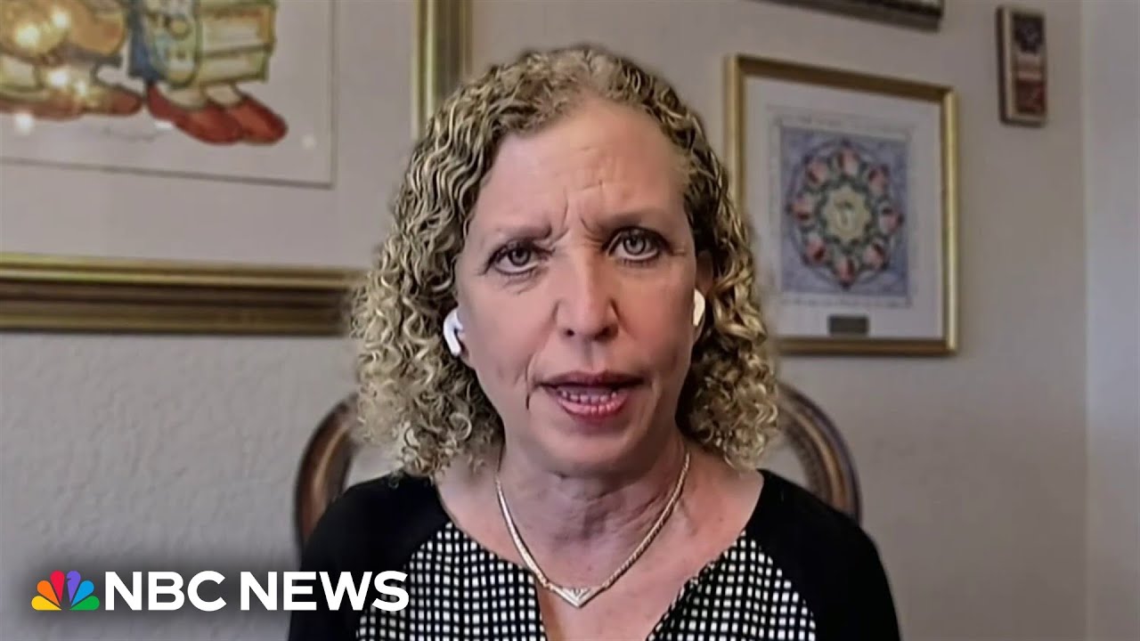 Debbie Wasserman Schultz defends her run in a majority-minority district as some Democrats push back Debbie Wasserman Schultz defends her run in a majority-minority district as some Democrats push back