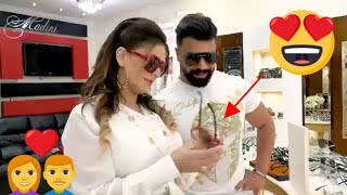 أمال صقر مع زوجها مسلم في متجرهم الجديد للنظارات 