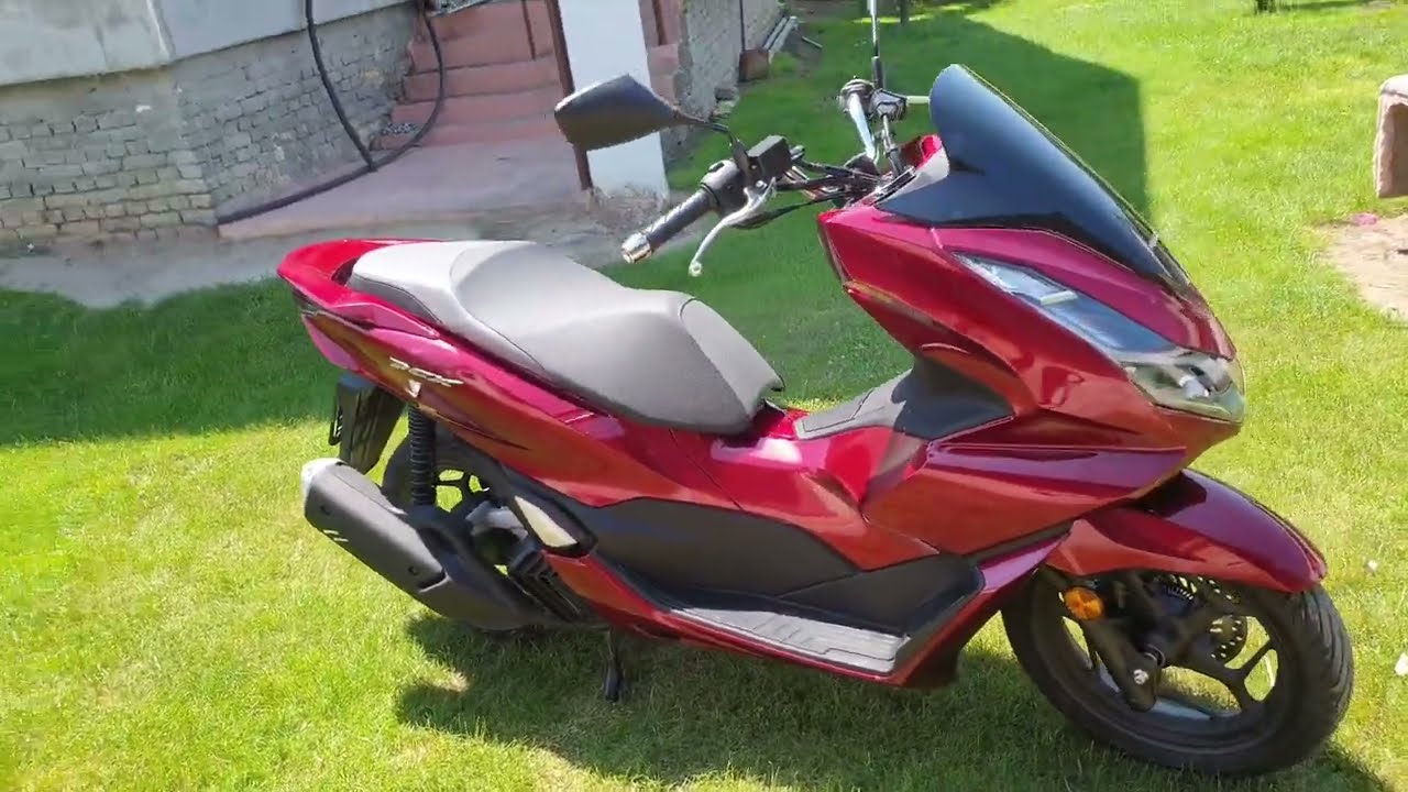 Honda PCX 125 (2022 Brand NEW) - YouTube