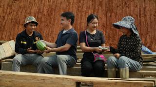 Bringing Warm Gifts: Phu and May's Heartwarming Visit to Pao and Ha